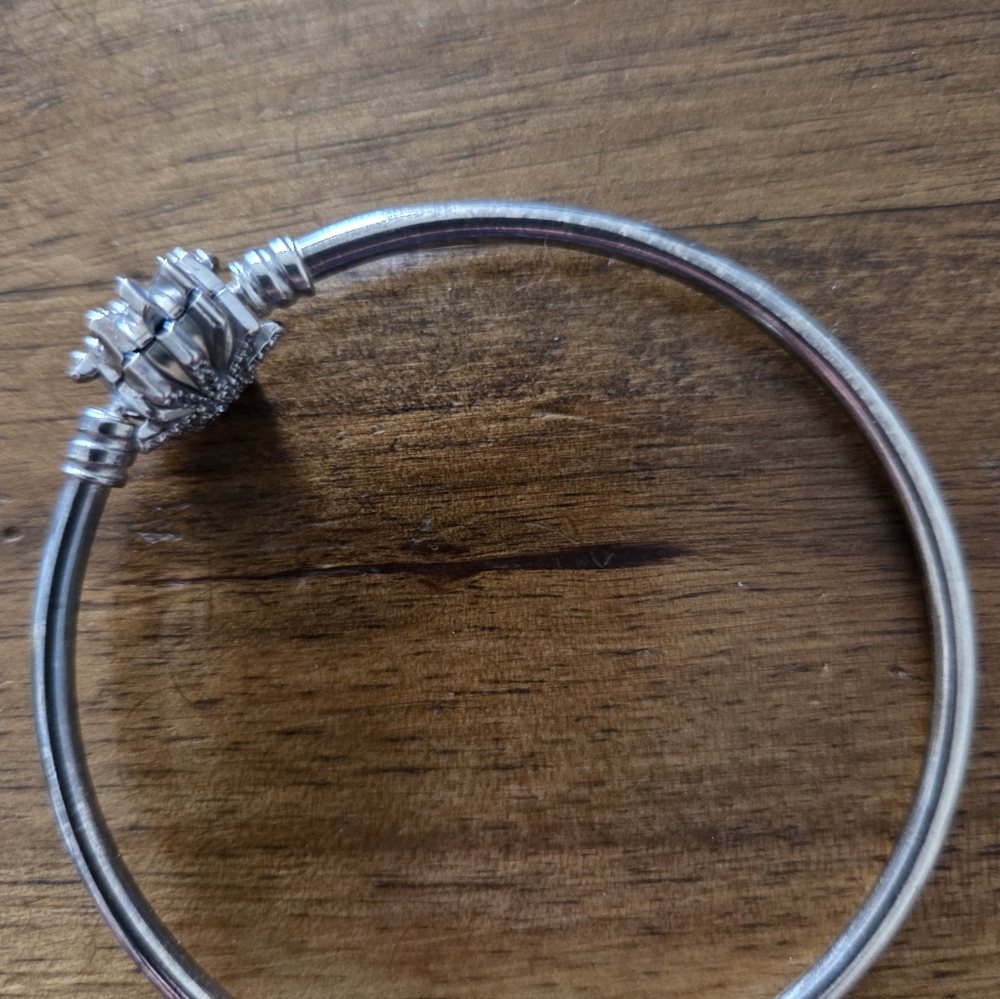 Pandora Elegant Silver Bangle with Starburst Design - Picture 4 of 6